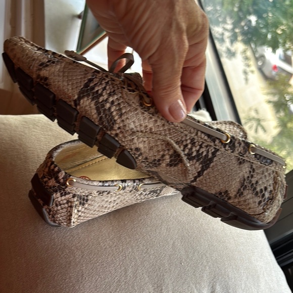 NEW Marc Joseph/ Cypress Hill, All leather Beige Snake Print Moccasins - Picture 8 of 12